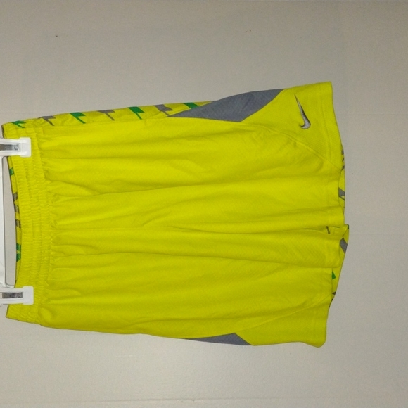 Youth Lg (14/16) Yellow Nike Dri-Fit Athletic Shorts with Green & Grey Pattern - Picture 2 of 4